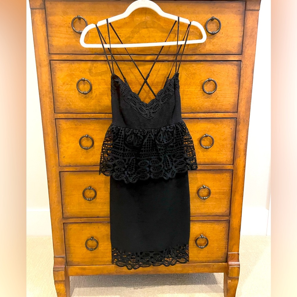 Tahari cocktail dress - sz 6